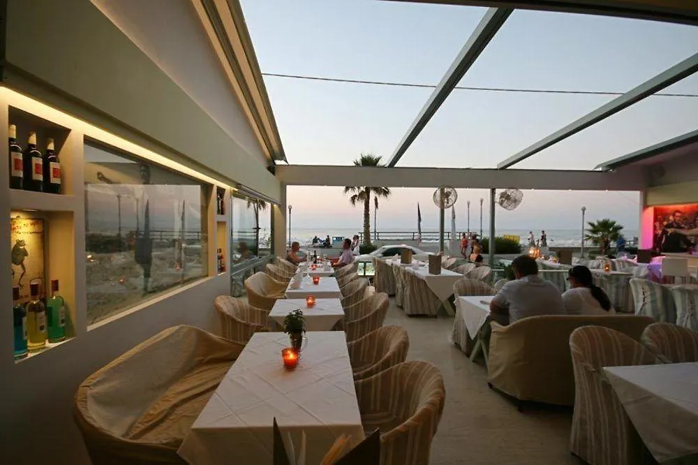 Palm Beach Hotel Apartments Rethymno  3*, Rethymno (Crete) Greece